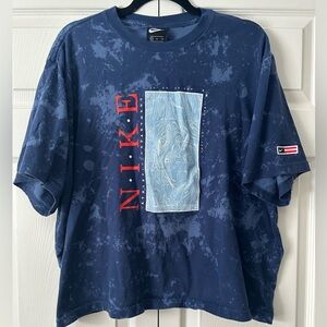 Women’s Nike Crop Top - Size XL